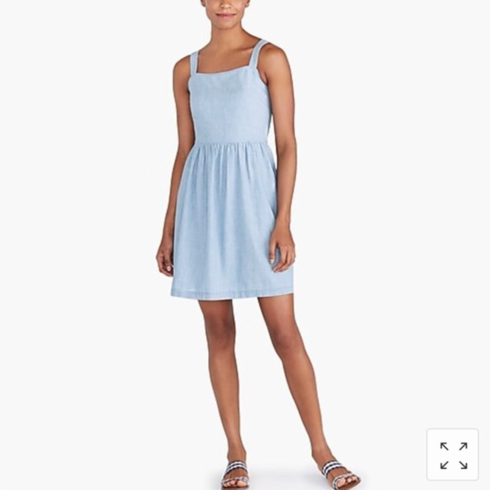 J. Crew Chambray Apron Dress Womens M Blue Smocked Cotton Sleeveless Sundress